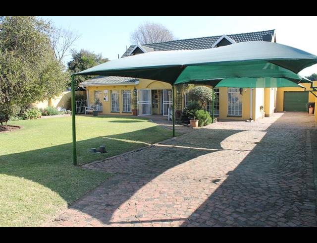 5 BEDROOM HOUSE FOR SALE IN MEADOWBROOK